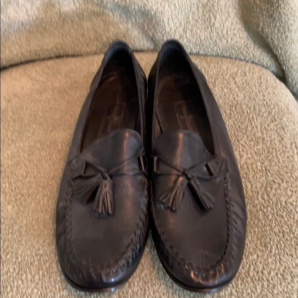 Classic Blk Cole Haan flat new size 11B